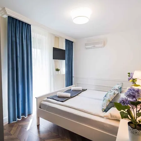 Apartman In Siofok/balaton 19735 *
